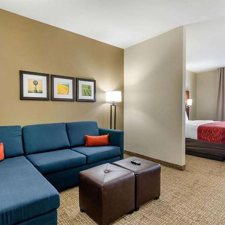 Comfort Inn & Suites Salina North Kültér fotó