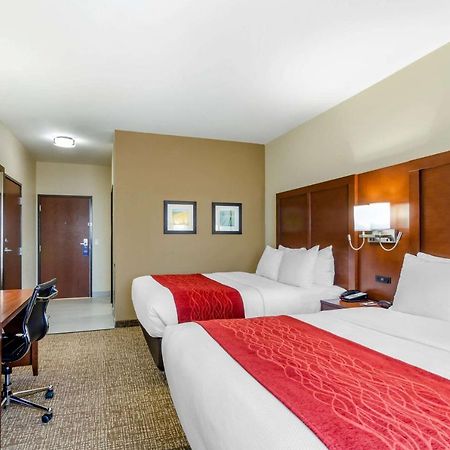 Comfort Inn & Suites Salina North Kültér fotó