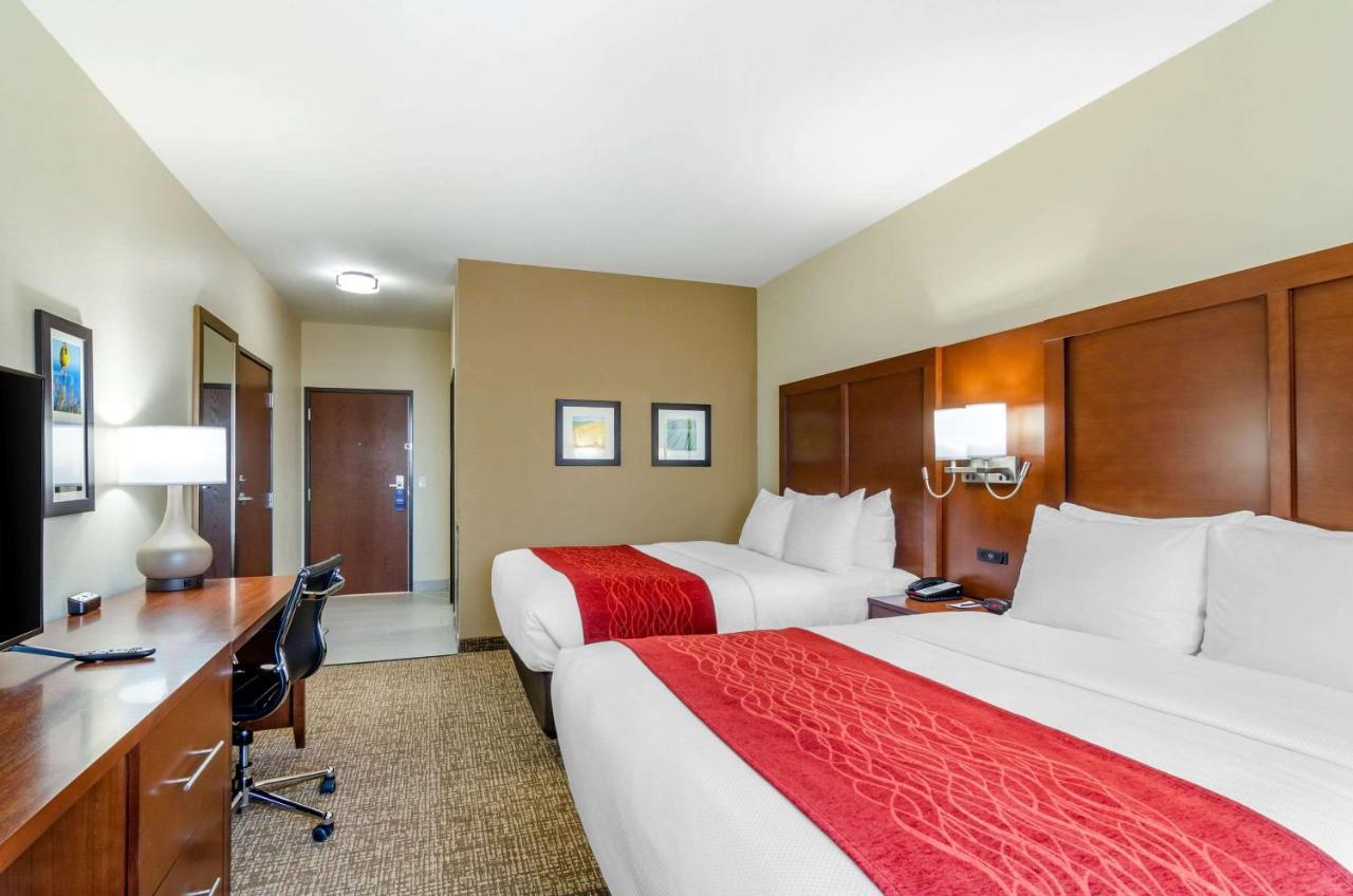 Comfort Inn & Suites Salina North Kültér fotó