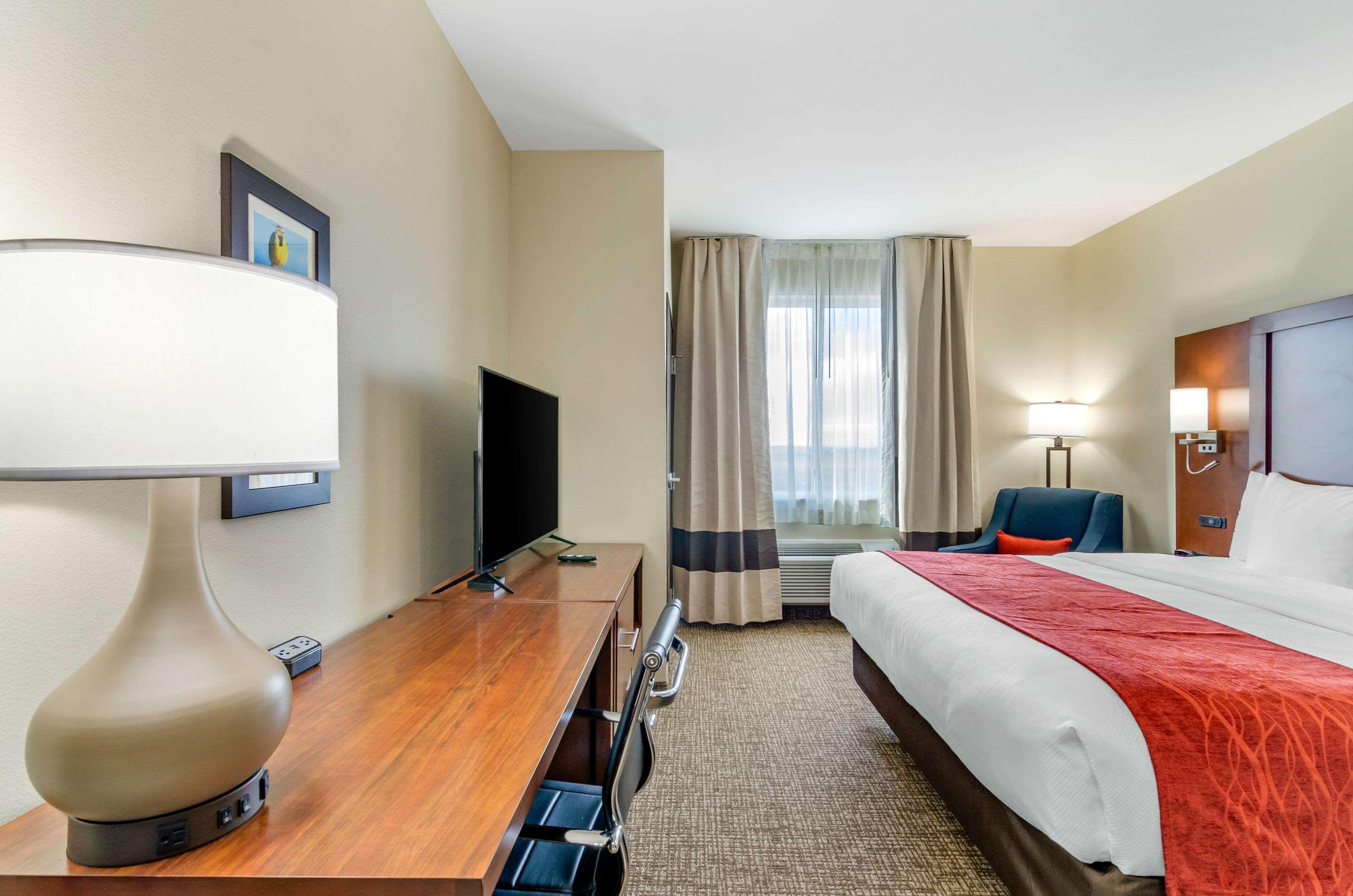 Comfort Inn & Suites Salina North Kültér fotó