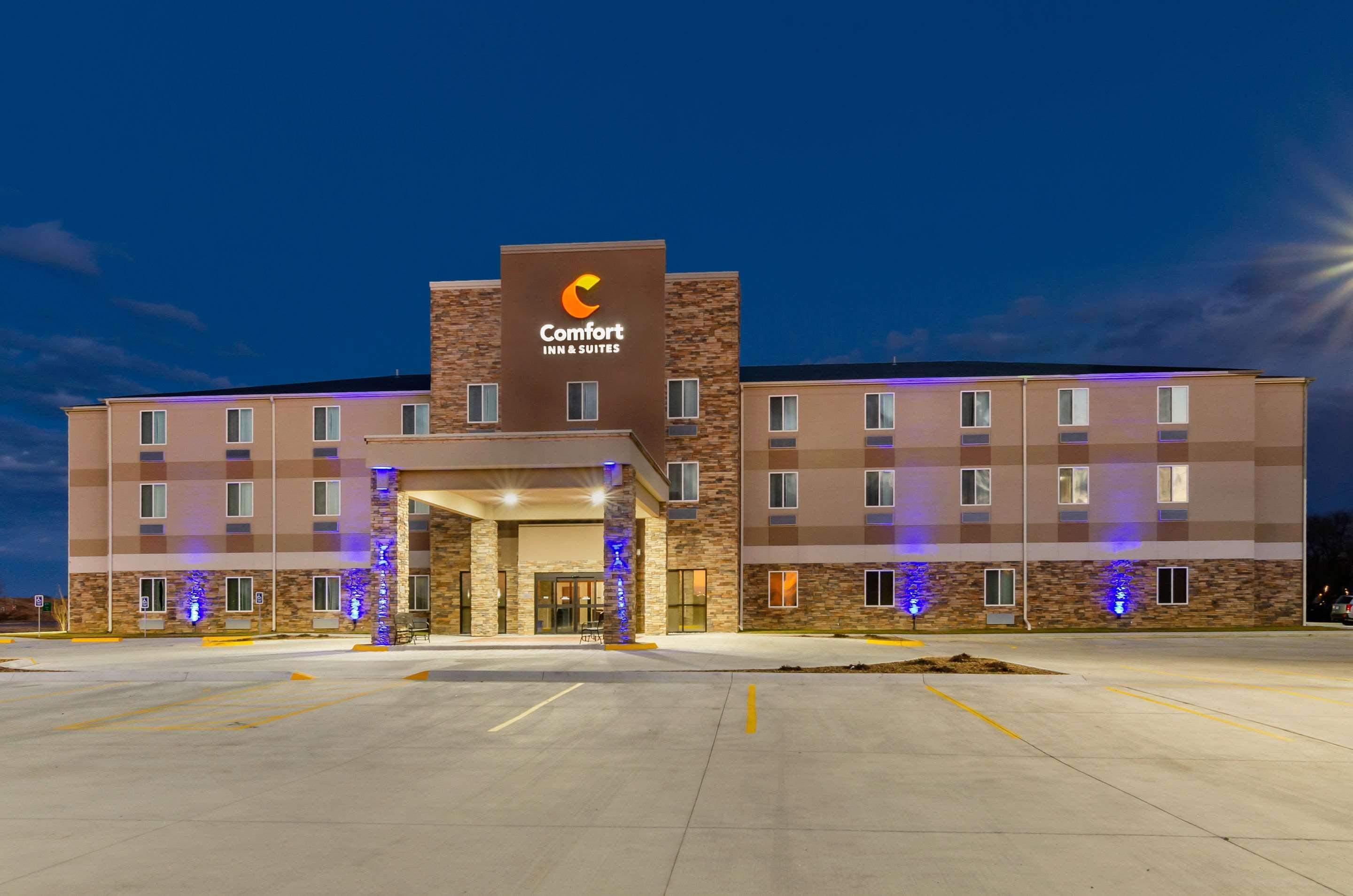 Comfort Inn & Suites Salina North Kültér fotó