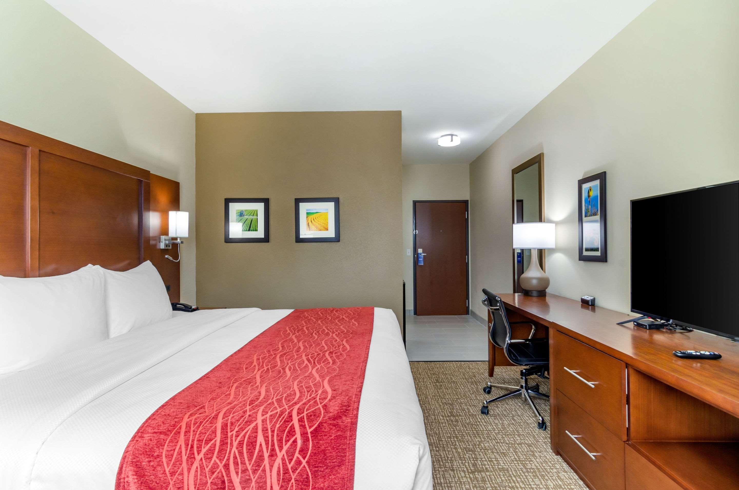 Comfort Inn & Suites Salina North Kültér fotó